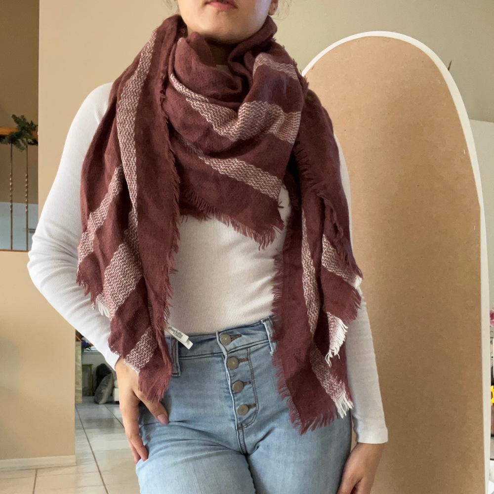 Cozy Scarf Bundle! - Picture 4 of 14